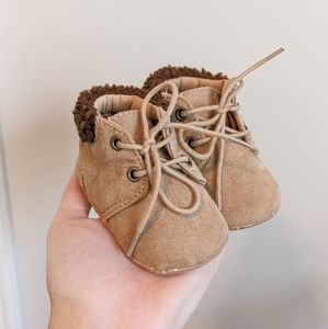 Old Navy baby booties